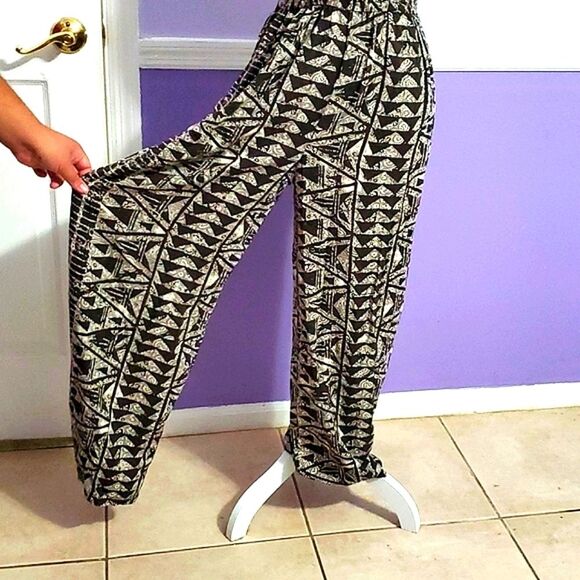 Mossimo Black & Cream Boho Geometric Print Sleeveless Wide Leg Jumpsuit - Picture 4 of 10